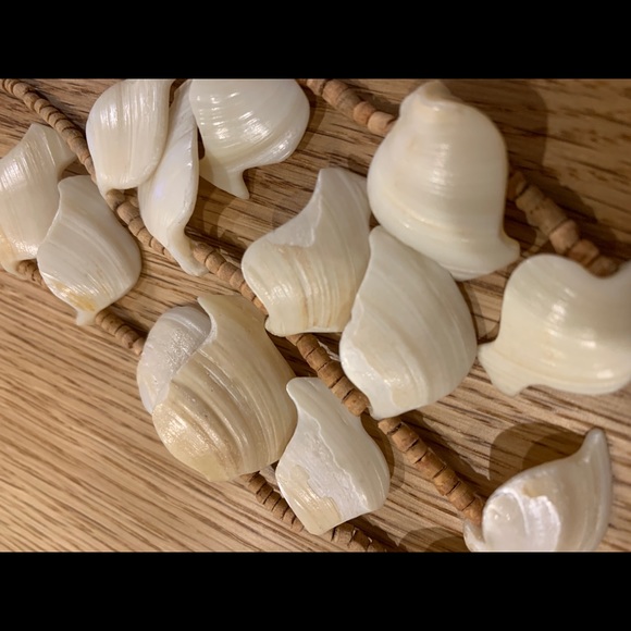 Handcrafted | Triple Strand Shell Necklace. - Picture 5 of 11